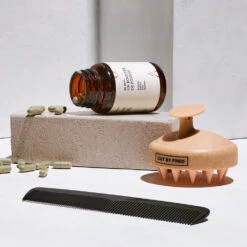 Stimulating Scalp Brush Brosse Stimulante Cuir Chevelu 11 Stimulating Scalp Brush Brosse Stimulante Cuir Chevelu -Dermalogica Boutique 02 22 CutbyFred Stim Brush 2 Encart Inspi2 TINY