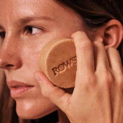 Nettoyant Visage Solide Orange & Centella Asiatica Peau Sèche -Dermalogica Boutique 02 22 Encart Inspi Cleanser Rose ROWSE