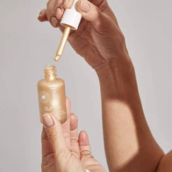 Impossible Glow Concentré Eclat Illuminateur Champagne 13 Impossible Glow Concentré Eclat Illuminateur Champagne -Dermalogica Boutique 03 22 Encart Inspi champagne Impossible Glow Pai Skincare TINY