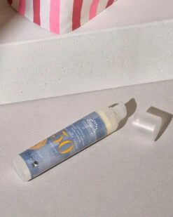 La Trousse De L'Été Maria De La Orden X Oh My Cream 11 La Trousse De L'Été Maria De La Orden X Oh My Cream -Dermalogica Boutique 2023 05 OMC TROUSSE 3 Post