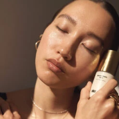 Boum Boum Milk Crème Hydratante En Spray -Dermalogica Boutique 2220311 V 001 0129 Carre