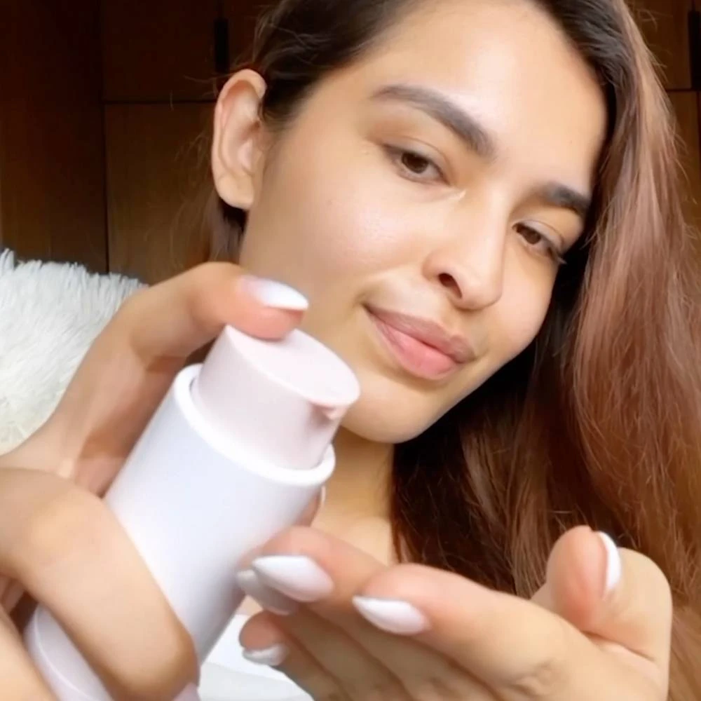 RMS Beauty Re-Evolve Radiance Locking Primer Base De Teint Éclat 6 RMS Beauty Re-Evolve Radiance Locking Primer Base De Teint Éclat – Image 4