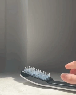 Intensive Hair & Scalp LED Light Therapy Brosse Cheveux -Dermalogica Boutique Captured ecran2023 06 05a10.26.30