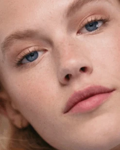 In Full Micro-Tip Crayon Sourcils -Dermalogica Boutique Captured ecran2023 07 11a16.06.29 96e37191 979a 4522 b050 5a5cfb0fa4df