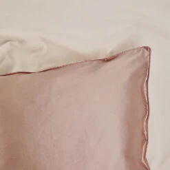 Taie D'Oreiller En Soie Format Carré -Dermalogica Boutique Venus Gaia 1